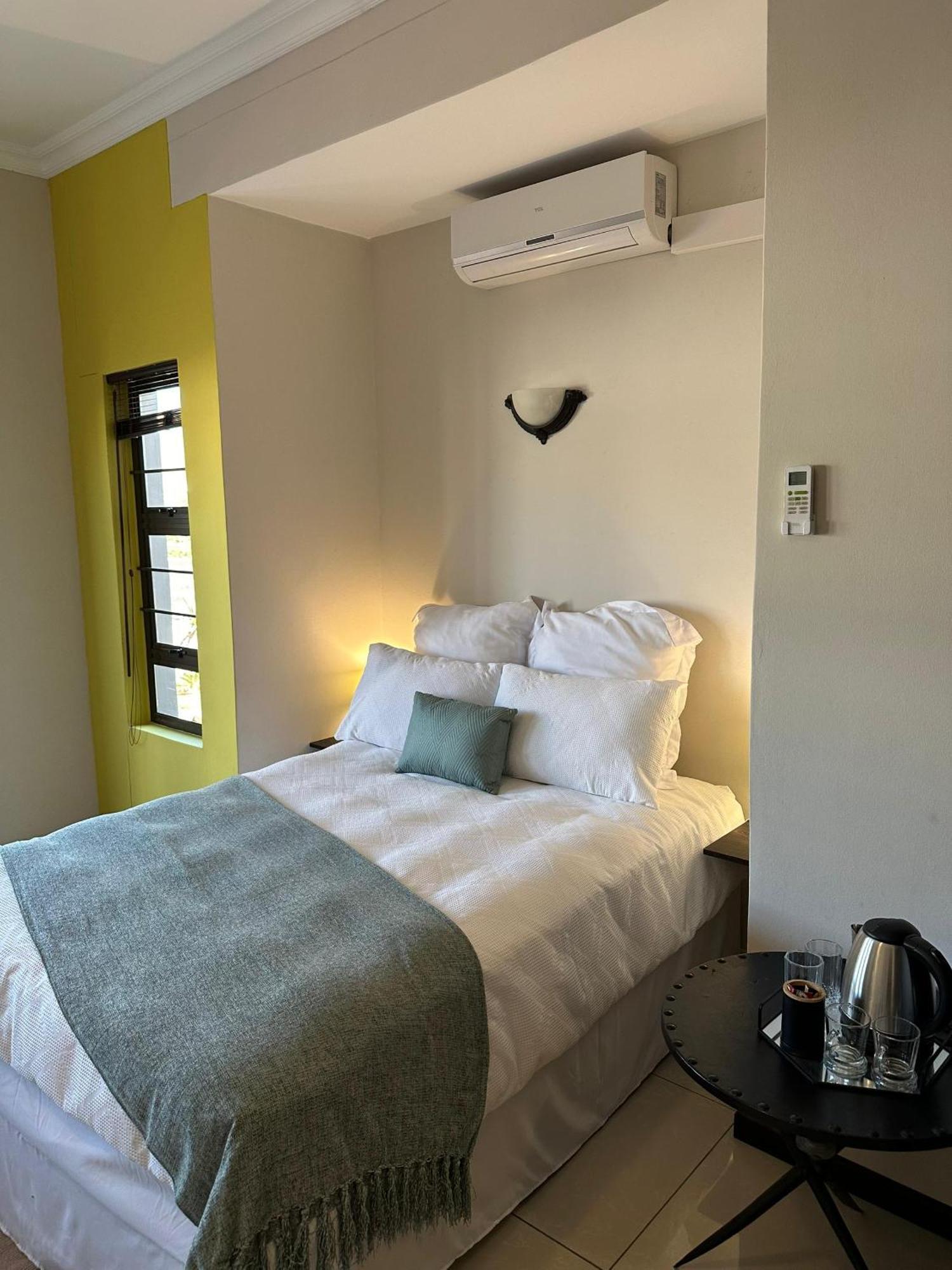 Cora'S Boutique Bed & Breakfast Swakopmund Ruang foto