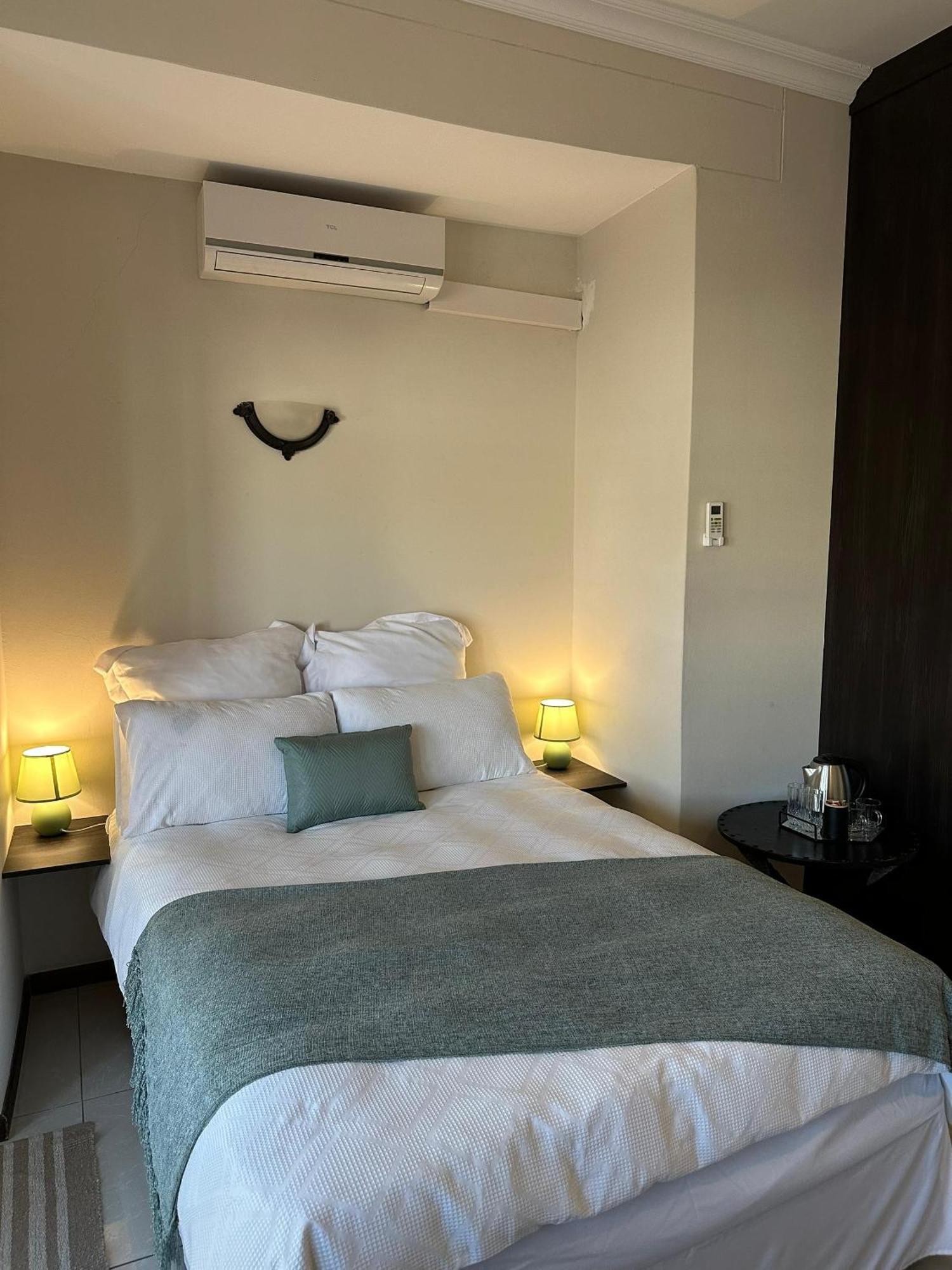Cora'S Boutique Bed & Breakfast Swakopmund Ruang foto