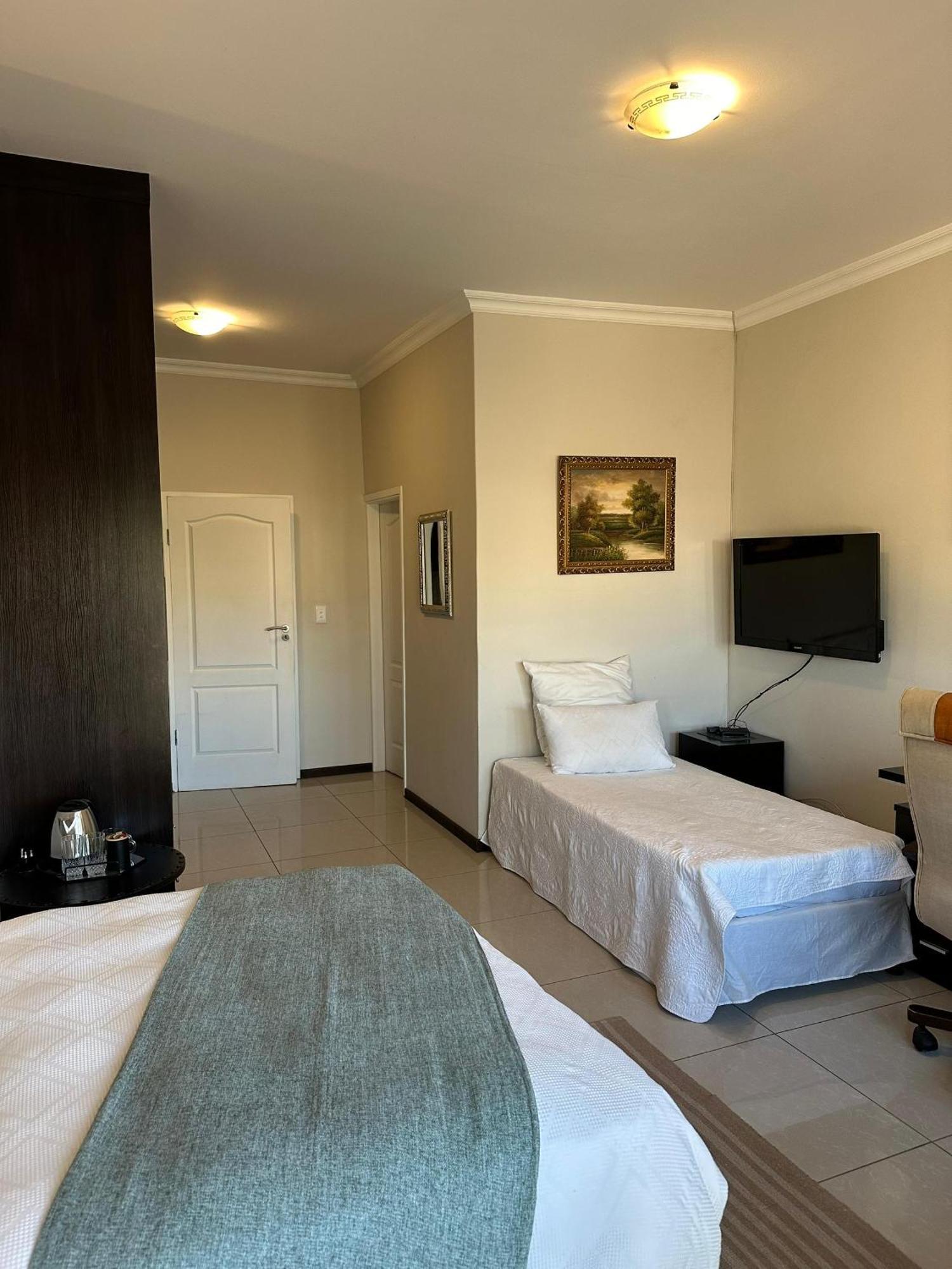 Cora'S Boutique Bed & Breakfast Swakopmund Bagian luar foto