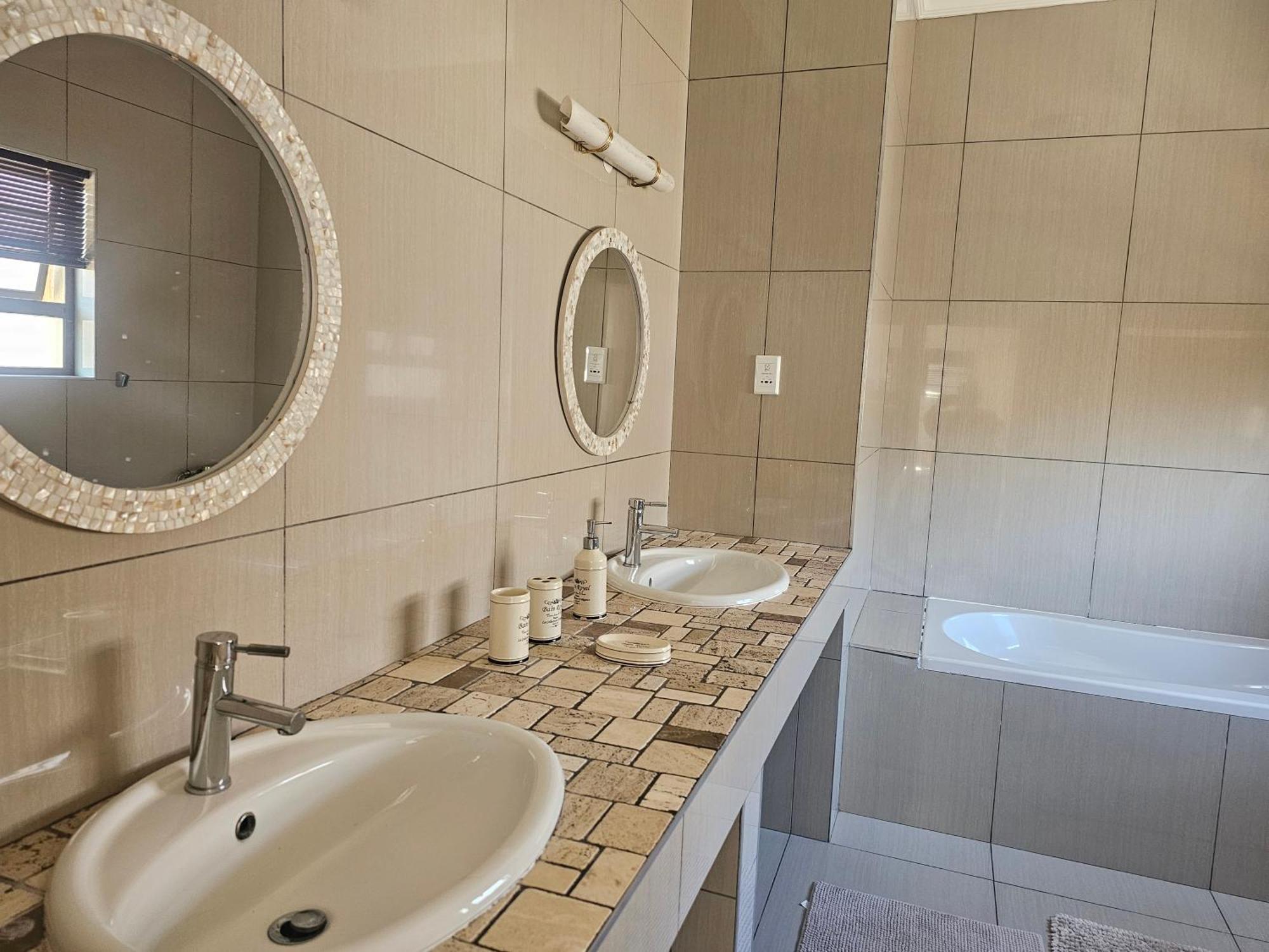 Cora'S Boutique Bed & Breakfast Swakopmund Bagian luar foto