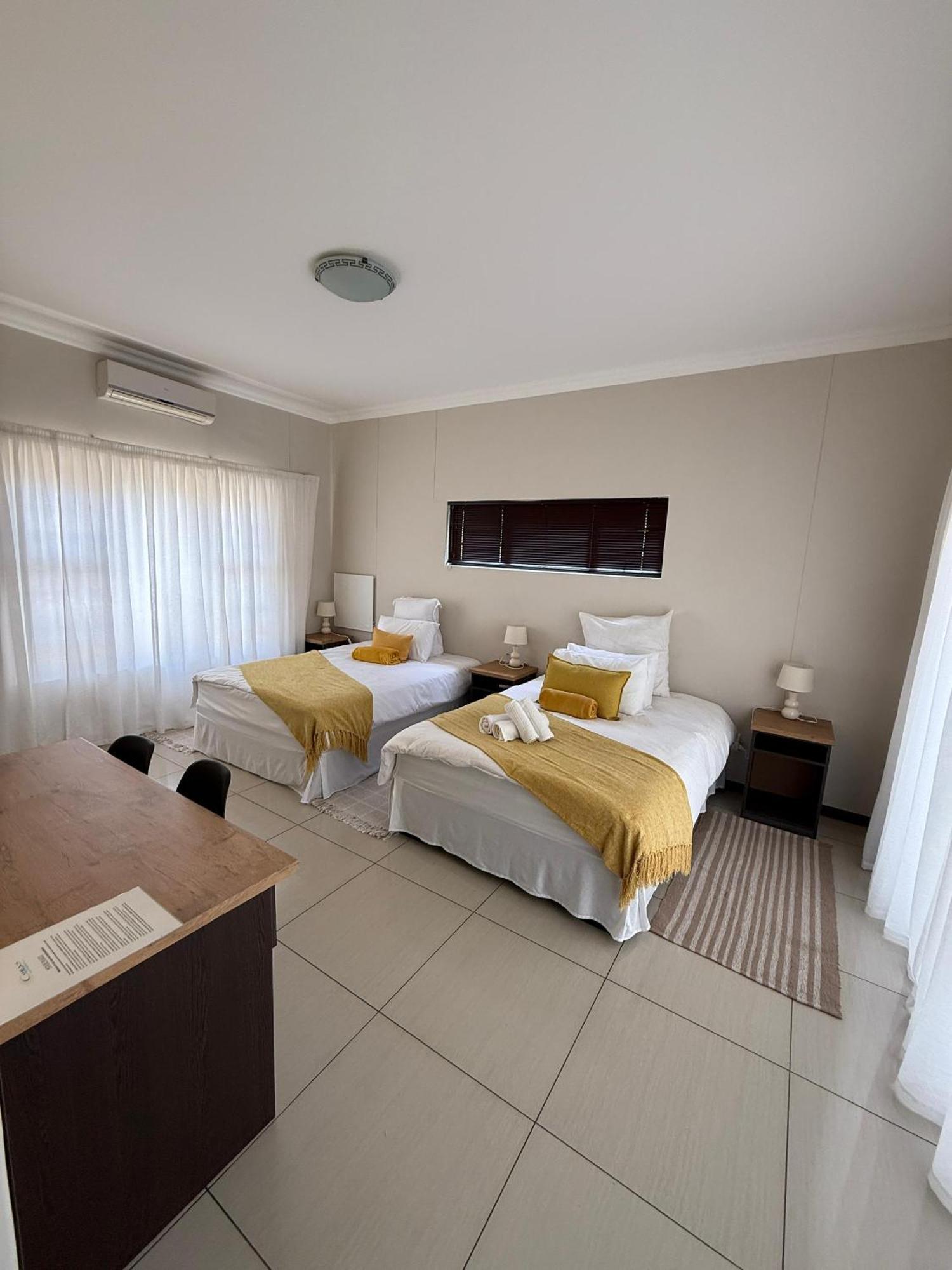 Cora'S Boutique Bed & Breakfast Swakopmund Bagian luar foto