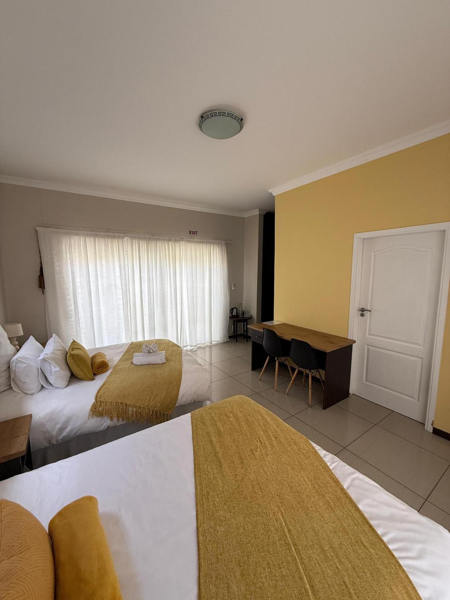 Cora'S Boutique Bed & Breakfast Swakopmund Bagian luar foto