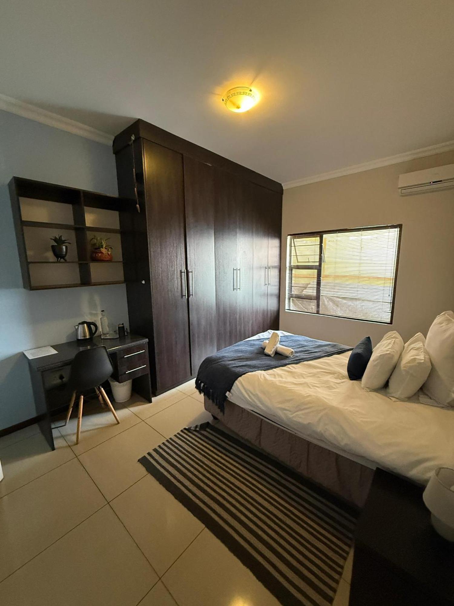 Cora'S Boutique Bed & Breakfast Swakopmund Bagian luar foto